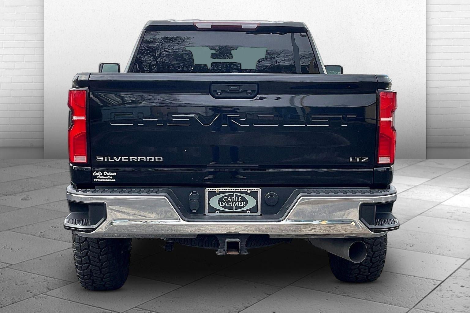 Used 2024 Chevrolet Silverado 2500 LTZ AWD/4WD image 3