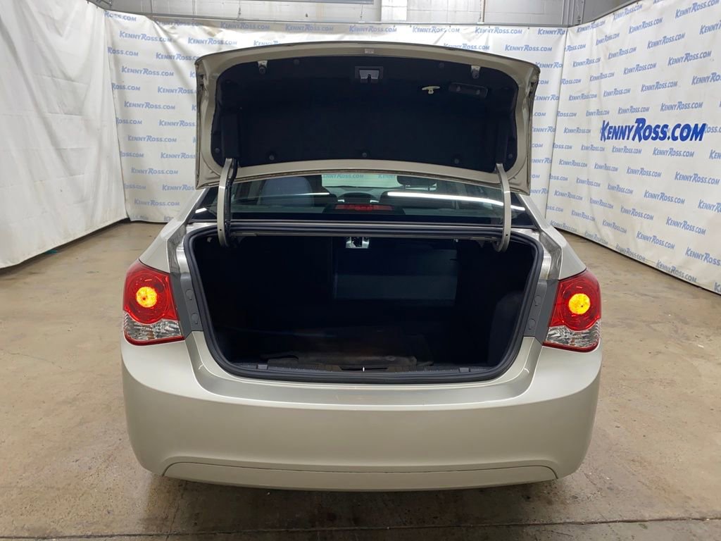 Used 2016 Chevrolet Cruze LT w/ Technology Package image 23