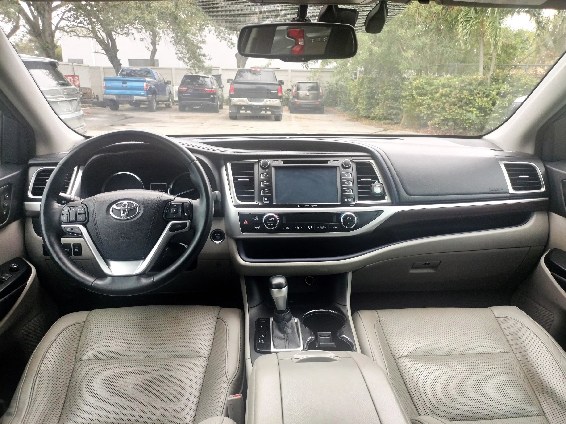 Used 2016 Toyota Highlander Limited Platinum image 30