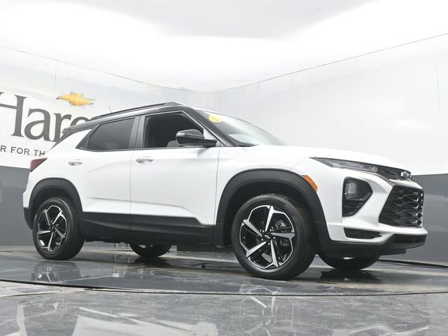Used 2023 Chevrolet TrailBlazer RS w/ Sun and Liftgate Package image 2