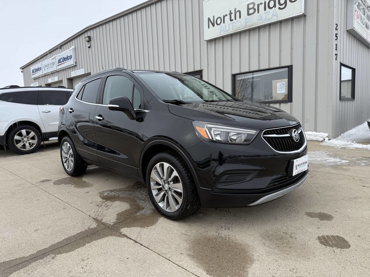 Used 2017 Buick Encore Preferred image 1