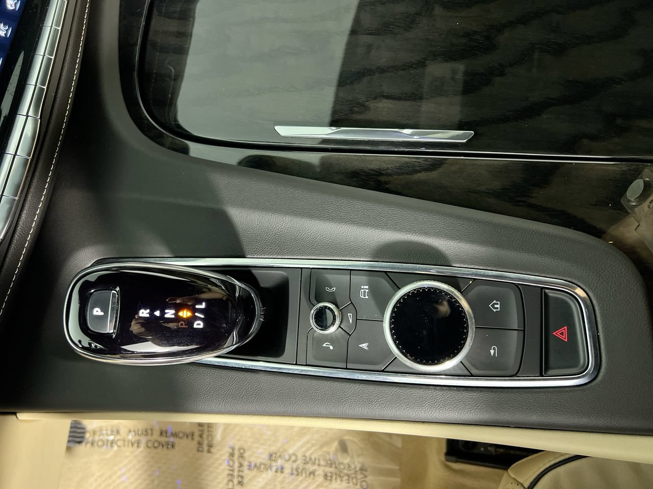 Used 2024 Cadillac Escalade Premium Luxury RWD image 22