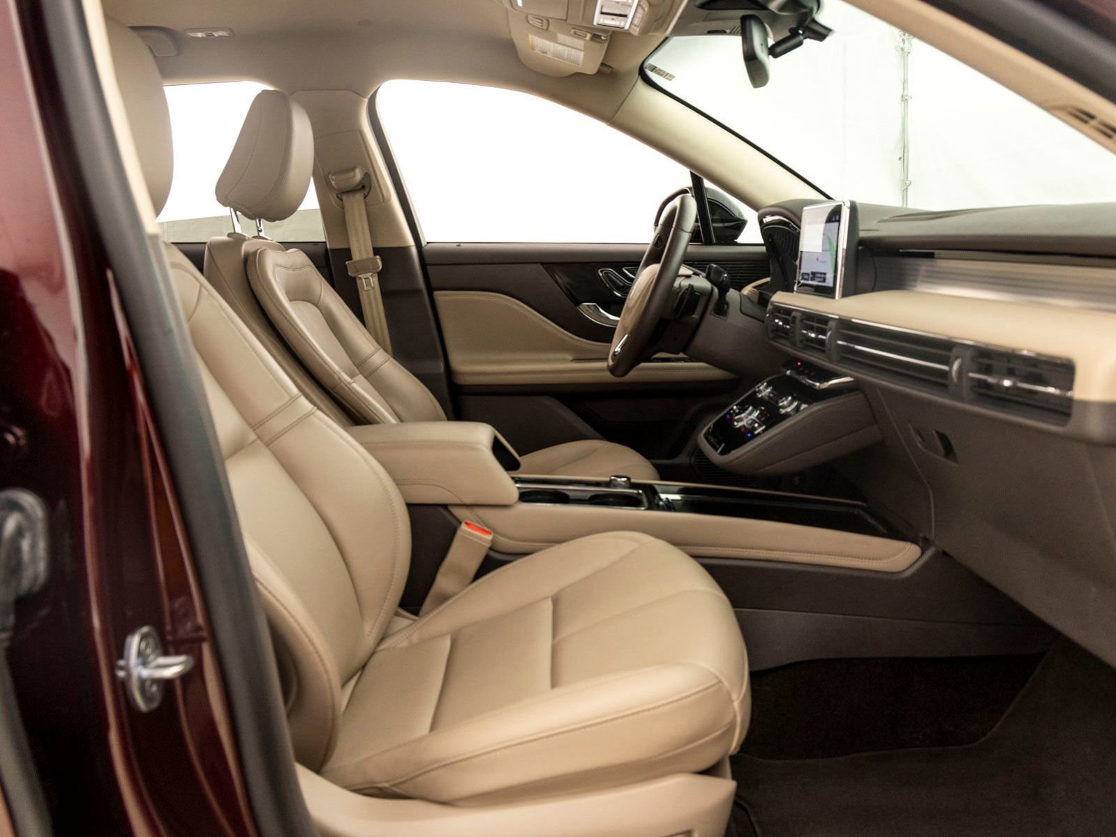Used 2021 Lincoln Corsair FWD w/ Convenience Package image 27