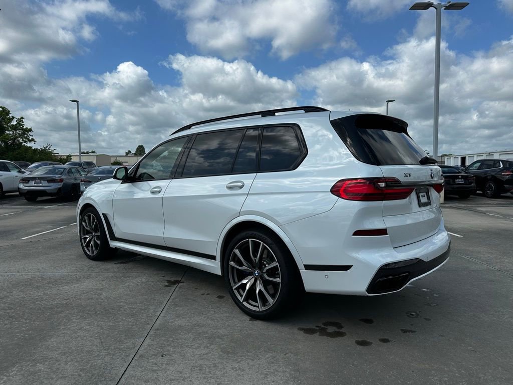 Used 2020 BMW X7 M50i image 7