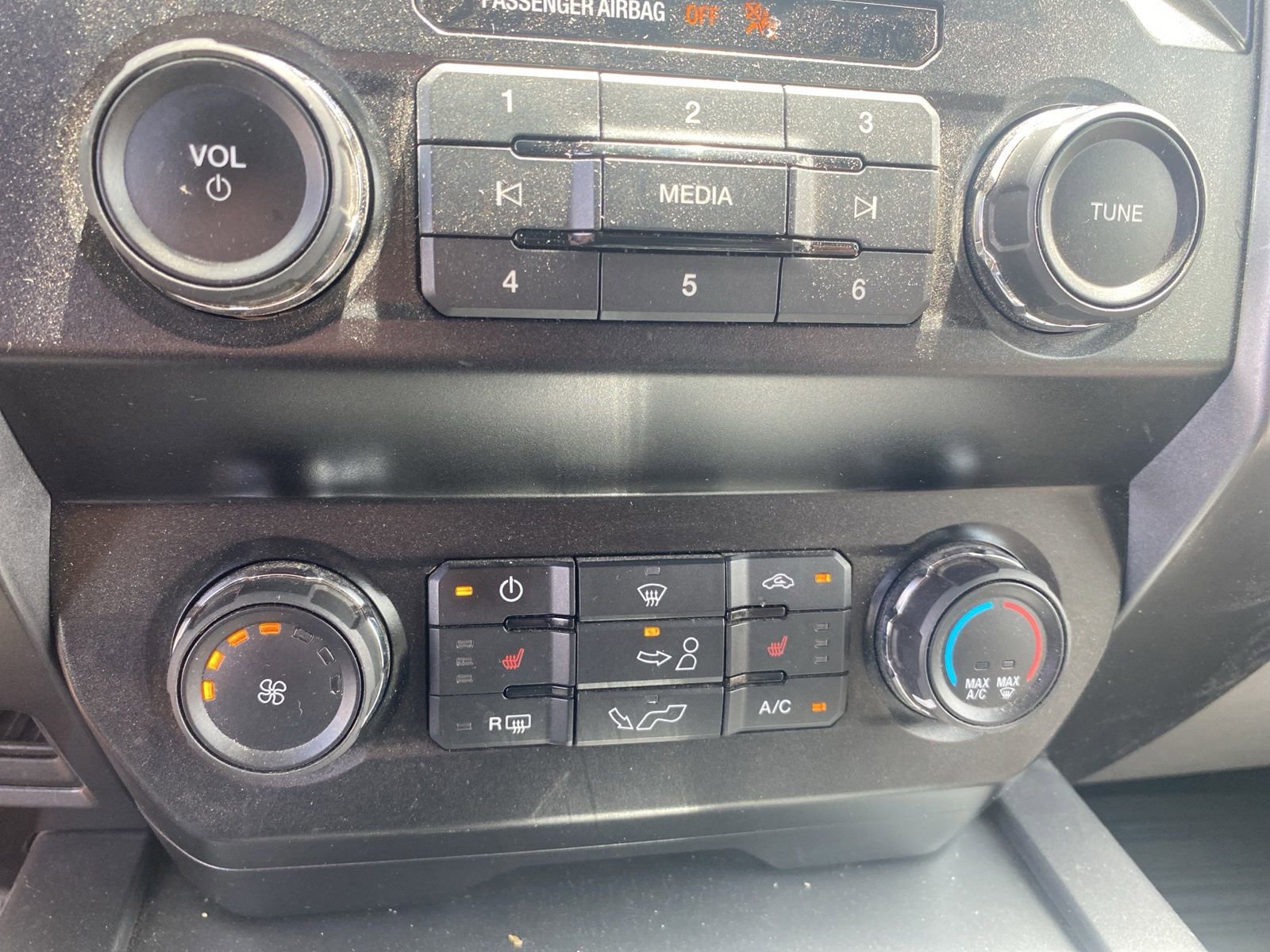 Used 2019 Ford F150 XLT w/ Equipment Group 302A Luxury AWD/4WD image 18