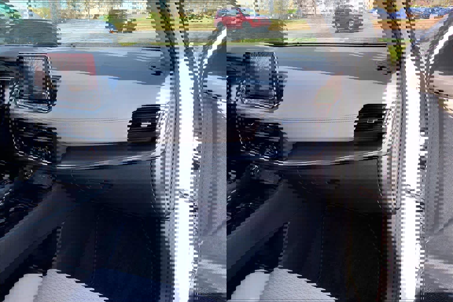 Used 2023 Nissan Rogue SV image 18