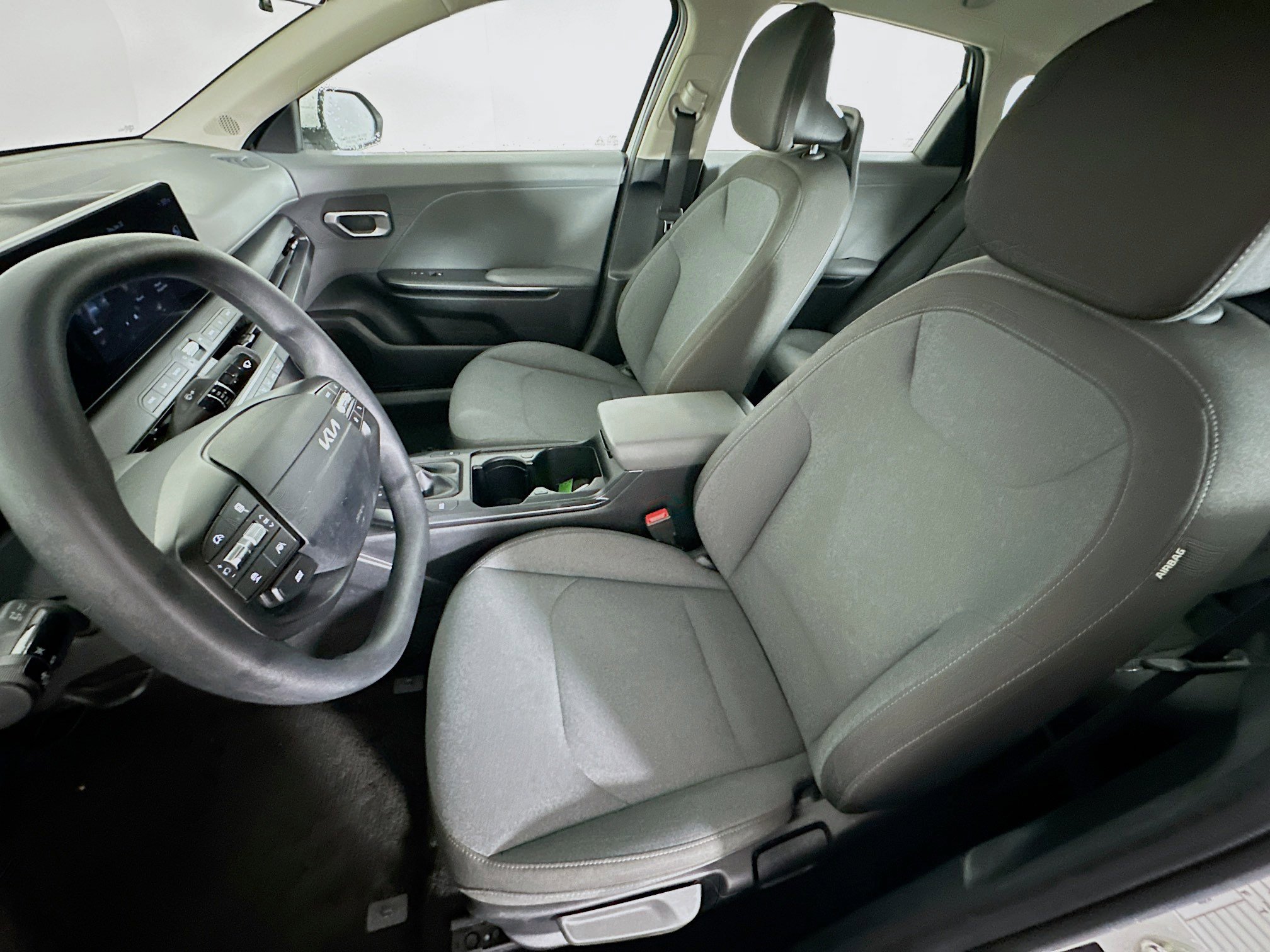 Used 2025 Kia K4 LXS image 13