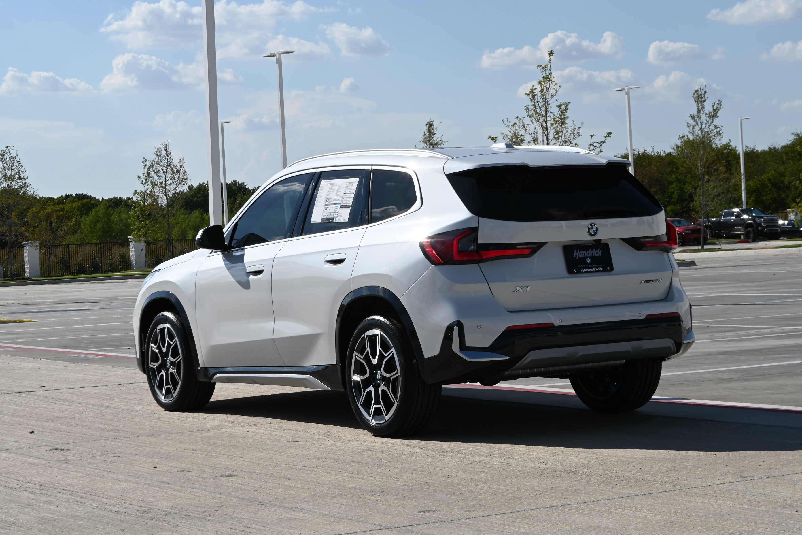 New 2027 BMW X1 xDrive28i AWD/4WD image 6