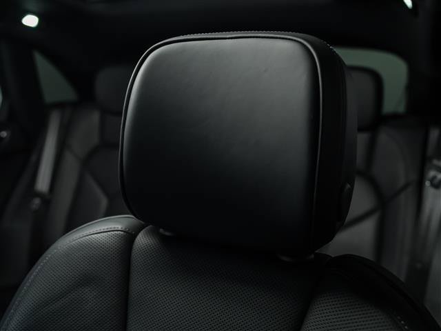 Certified 2026 Porsche Macan AWD/4WD image 21