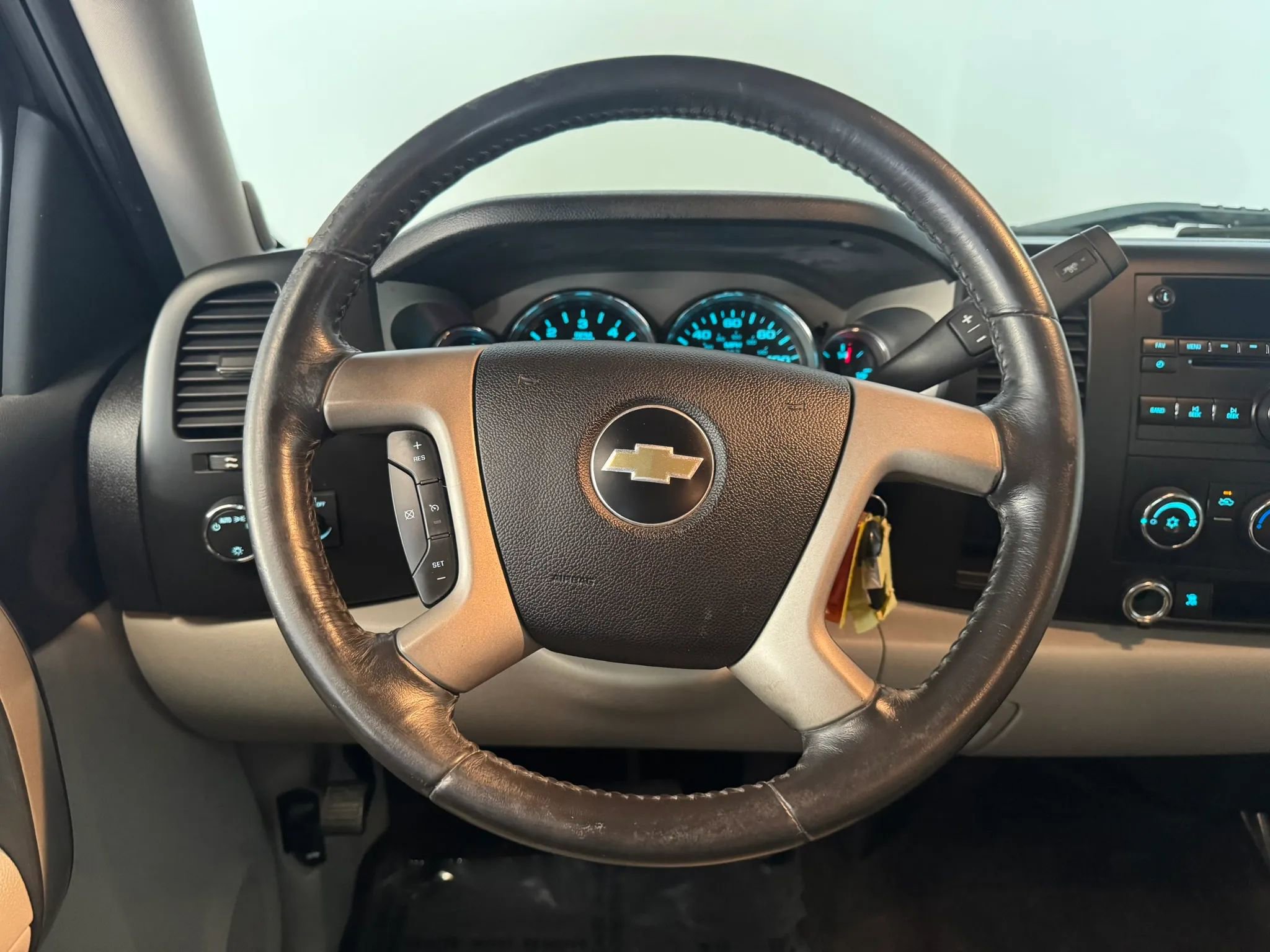 Used 2009 Chevrolet Silverado 1500 LT w/ Regional Value Package image 11