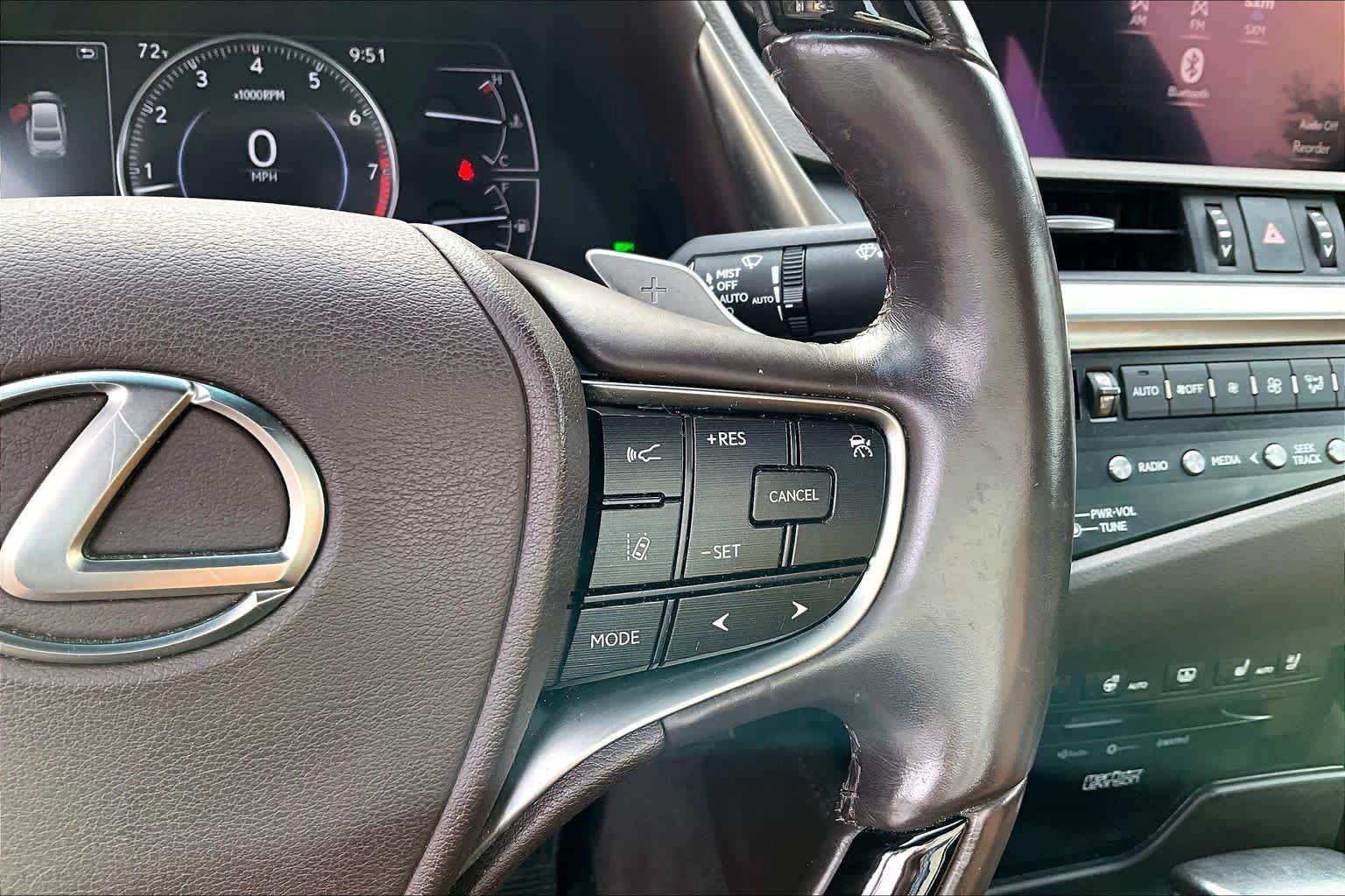 Used 2019 Lexus ES 350 Ultra Luxury w/ Accessory Package 2 FWD image 25