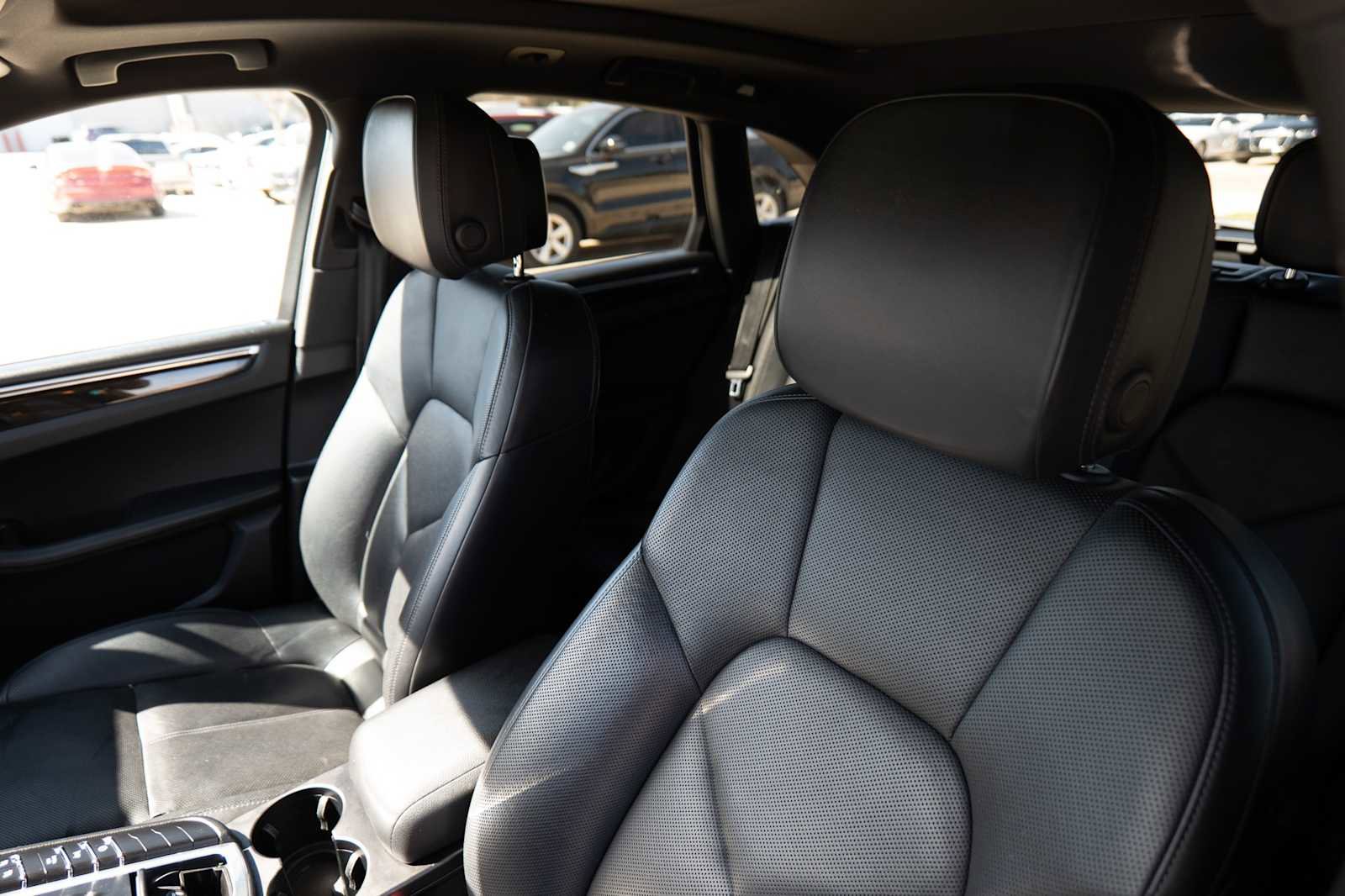 Used 2017 Porsche Macan image 11