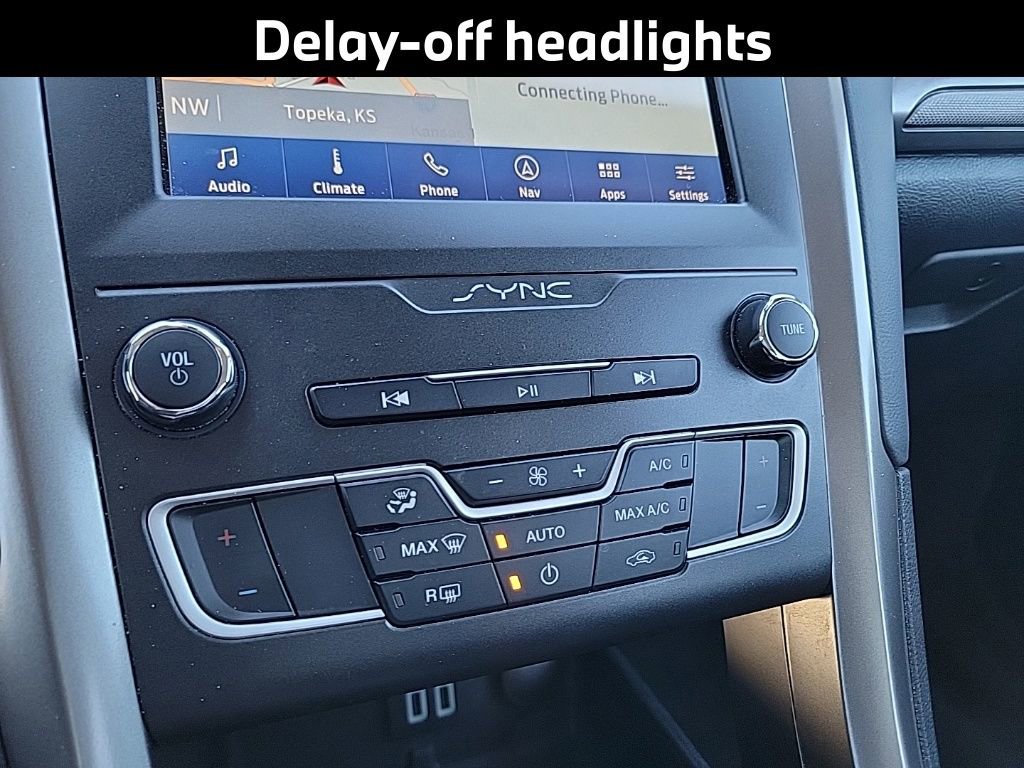 Used 2020 Ford Fusion SE image 15