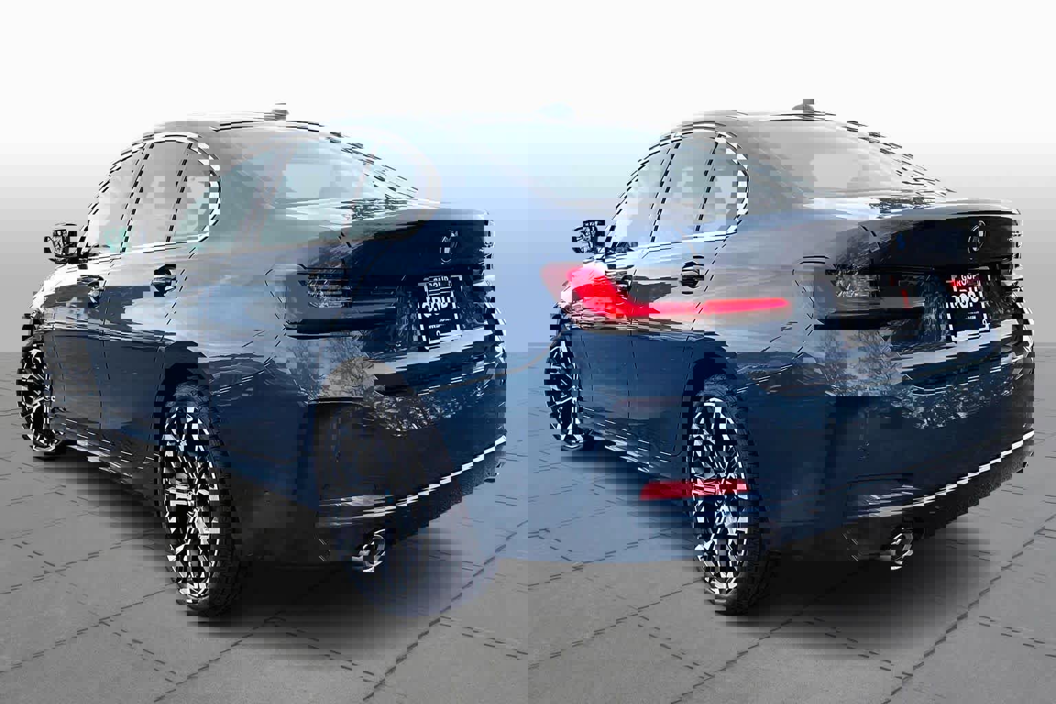 Certified 2025 BMW 330i Sedan image 11