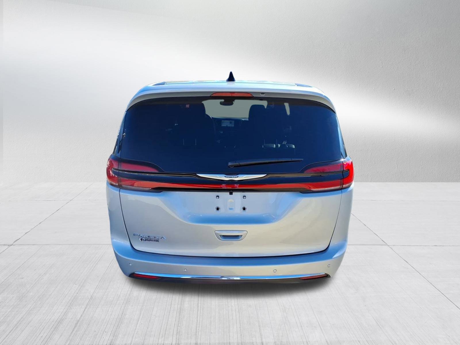 New 2026 Chrysler Pacifica Select image 5