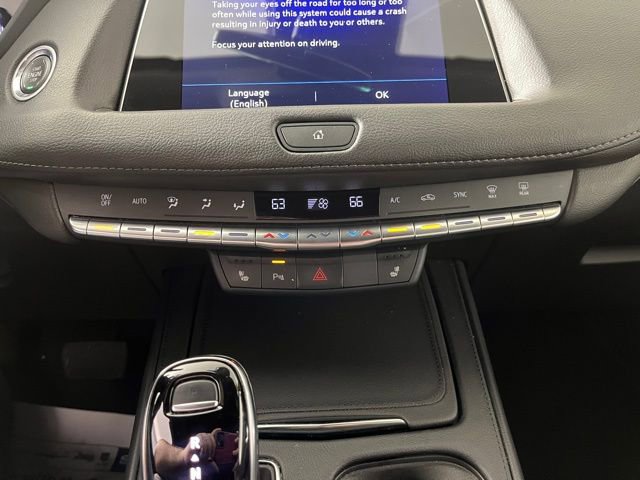 Used 2023 Cadillac XT4 Luxury w/ Cold Weather Package AWD/4WD image 34