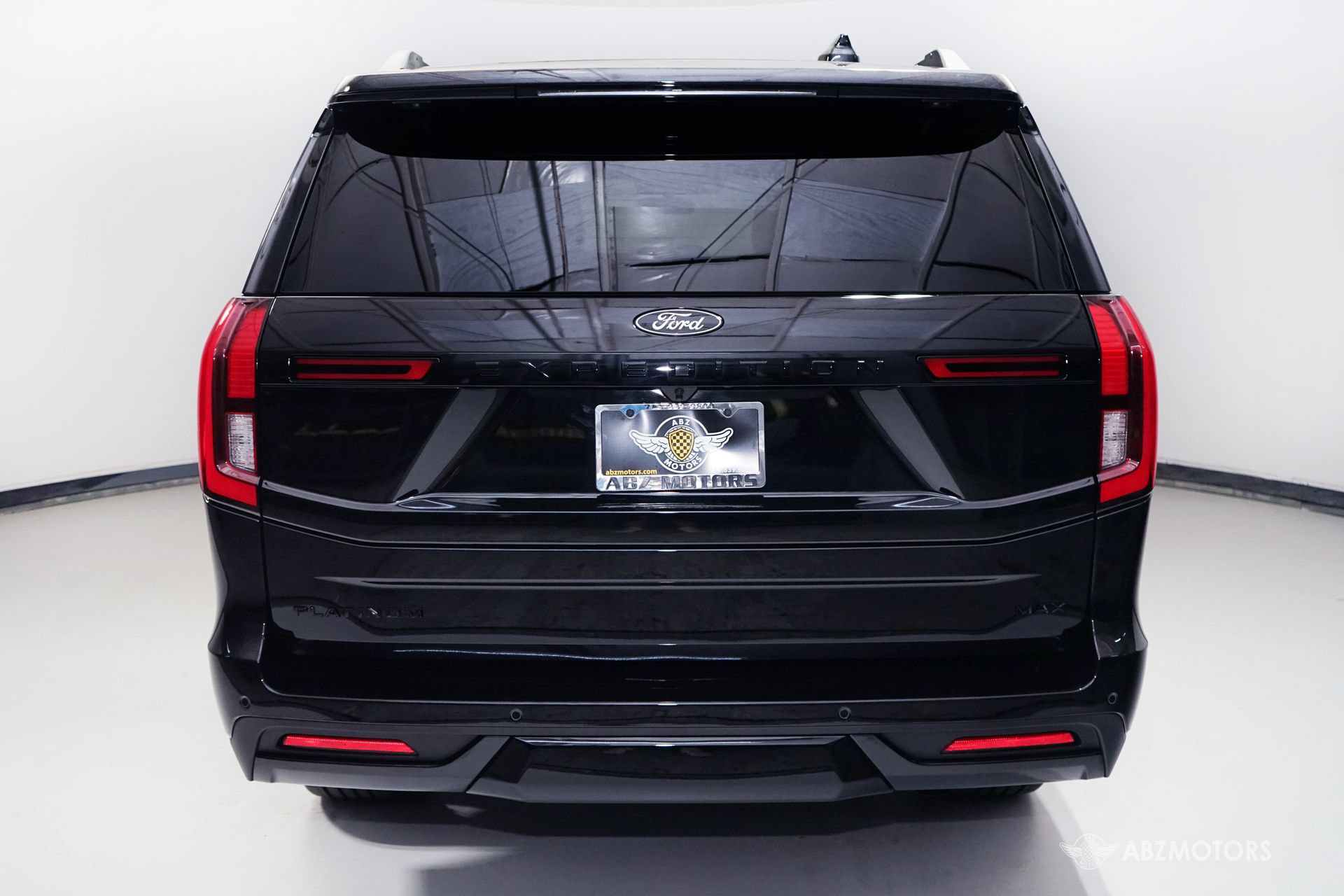 Used 2026 Ford Expedition Max Platinum w/ Stealth Performance Package AWD/4WD image 8
