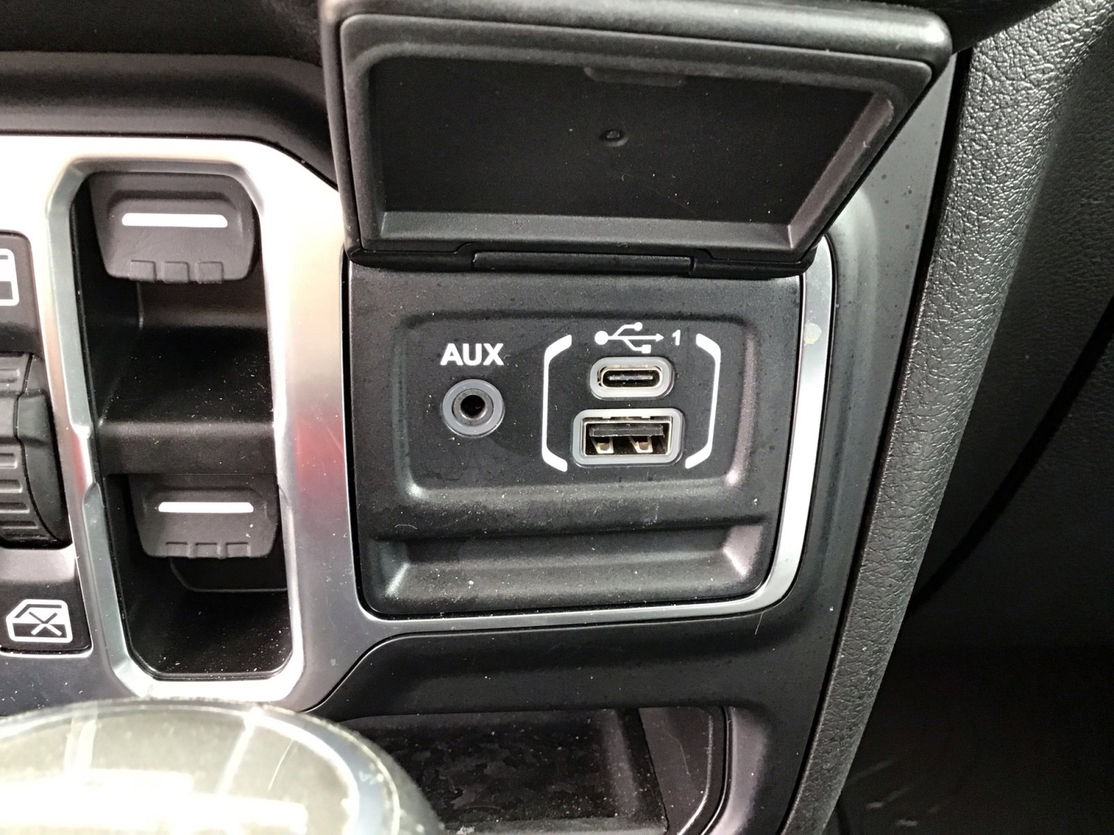 Used 2025 Jeep Gladiator Sport AWD/4WD image 19