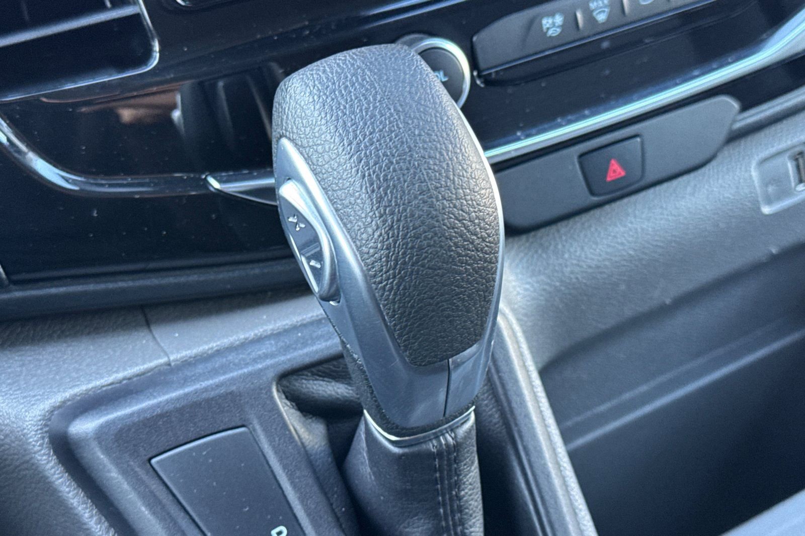 Used 2023 Ford Transit 350 XLT image 24