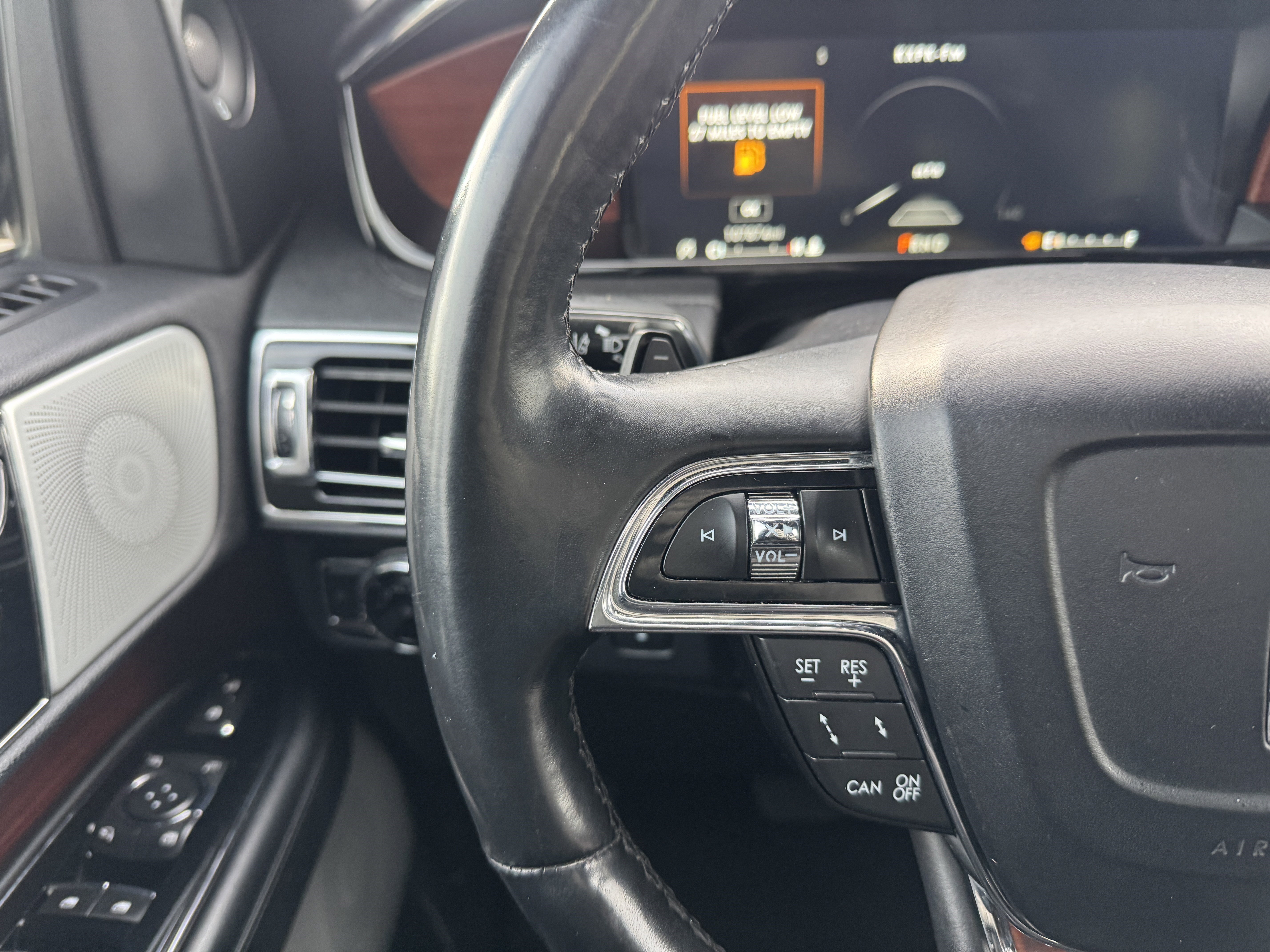 Used 2020 Lincoln Navigator L Reserve w/ Luxury Package image 24