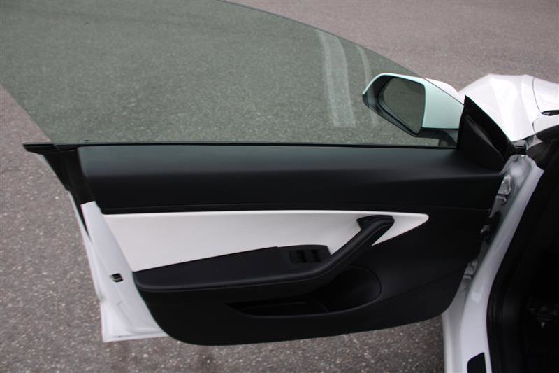 Used 2021 Tesla Model 3 Standard Range Plus image 11