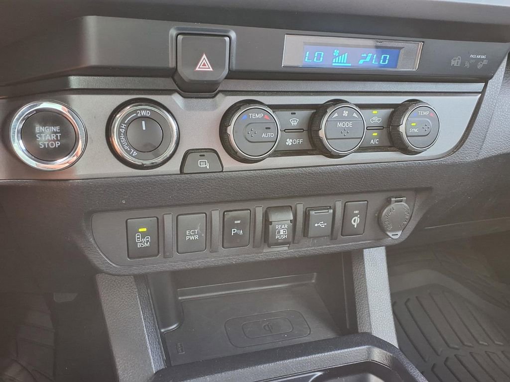 Used 2021 Toyota Tacoma TRD Off-Road w/ Technology Package image 30