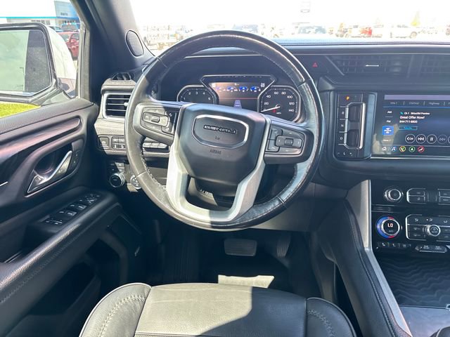 Used 2021 GMC Yukon XL Denali w/ Advanced Technology Package AWD/4WD image 13