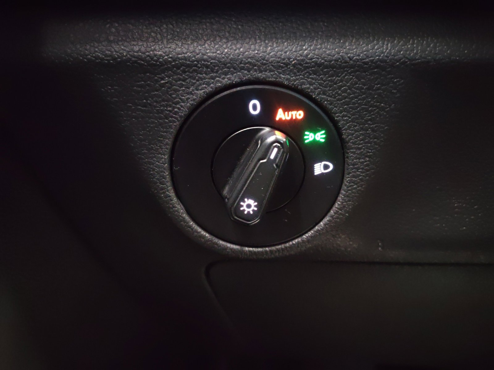 Used 2019 Volkswagen Jetta S image 23