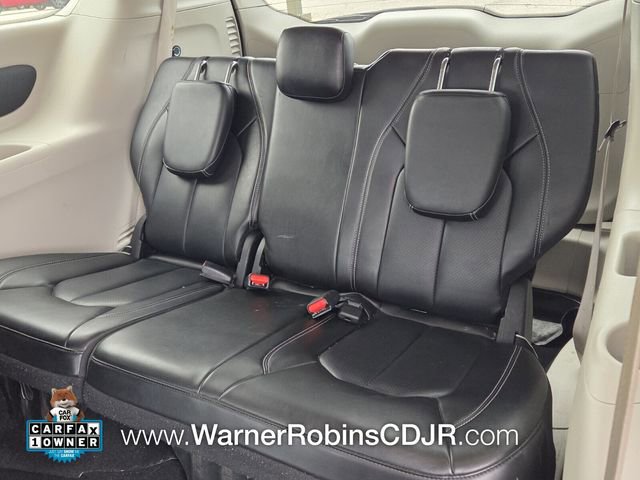 Used 2023 Chrysler Pacifica Touring-L FWD image 10