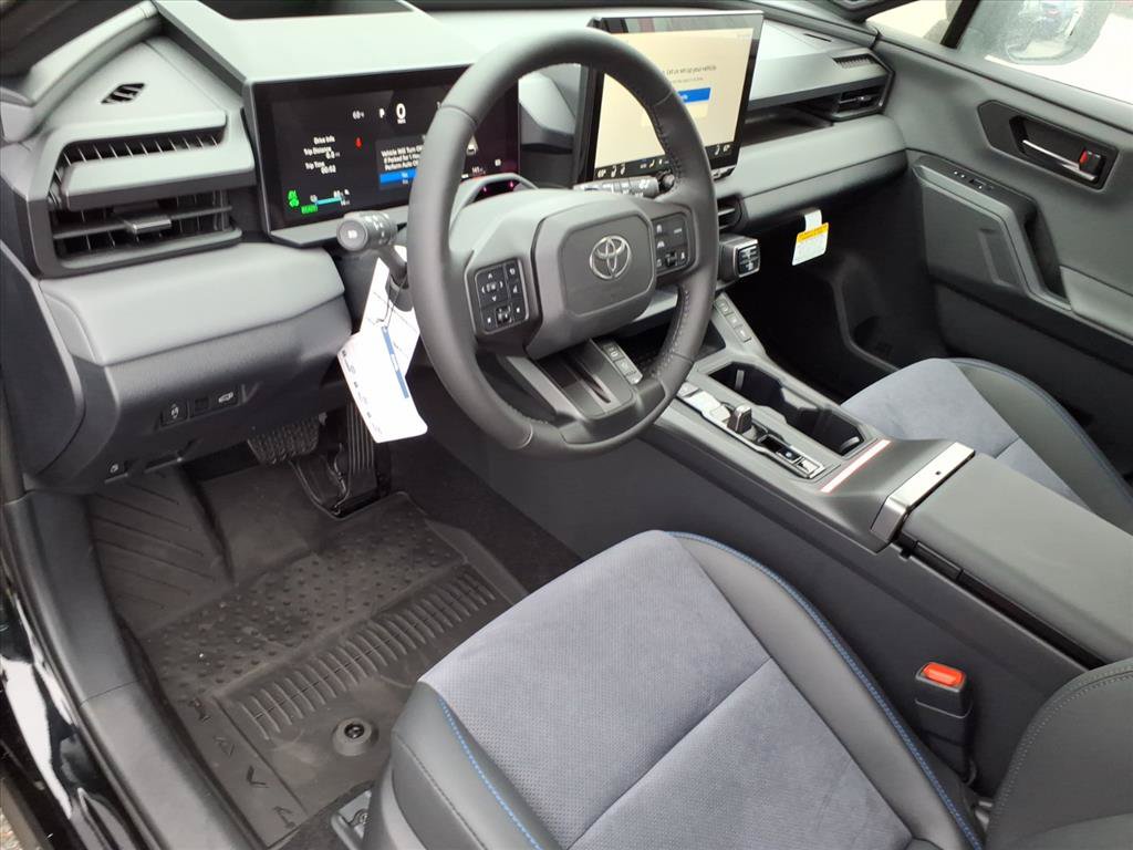 New 2026 Toyota RAV4 XSE w/ Panoramic Sun Roof Package AWD/4WD image 4