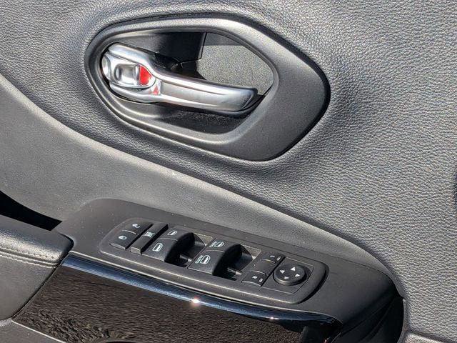 Certified 2023 Jeep Cherokee Altitude Lux image 15