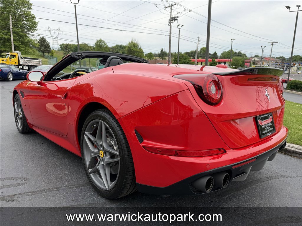 Used 2016 Ferrari California T RWD image 14