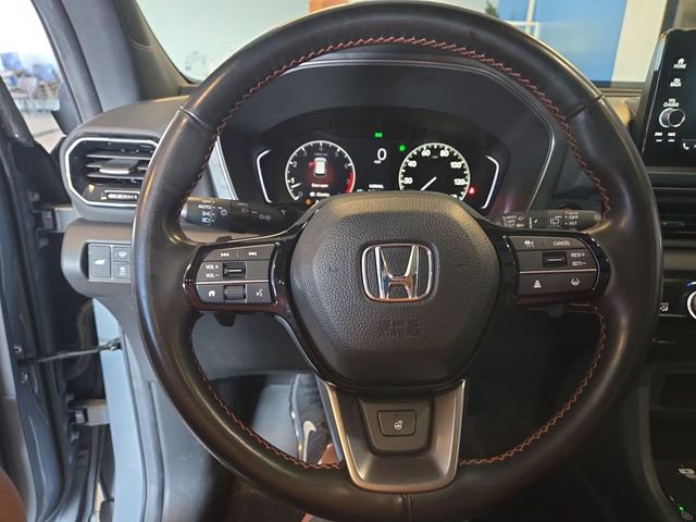 Used 2025 Honda Pilot TrailSport image 14