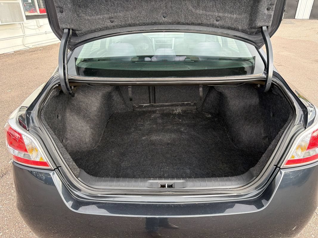 Used 2015 Nissan Altima 2.5 S w/ Special Edition Package FWD image 13