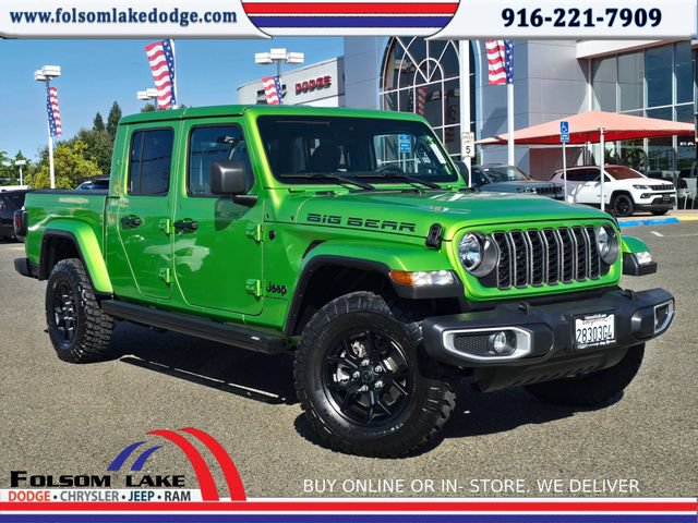Certified 2025 Jeep Gladiator Sport AWD/4WD image 1