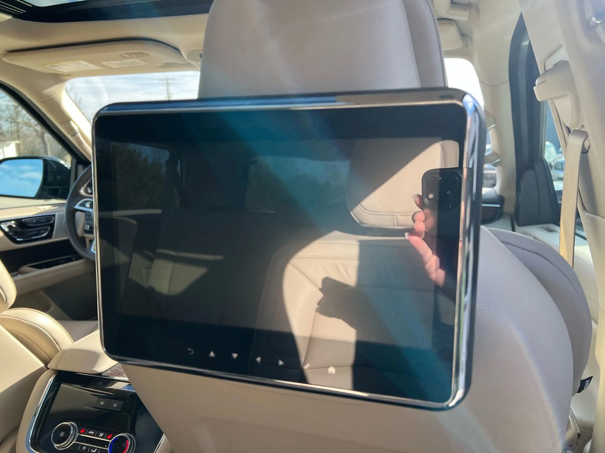 Used 2019 Lincoln Navigator L Reserve w/ Cargo Package image 48