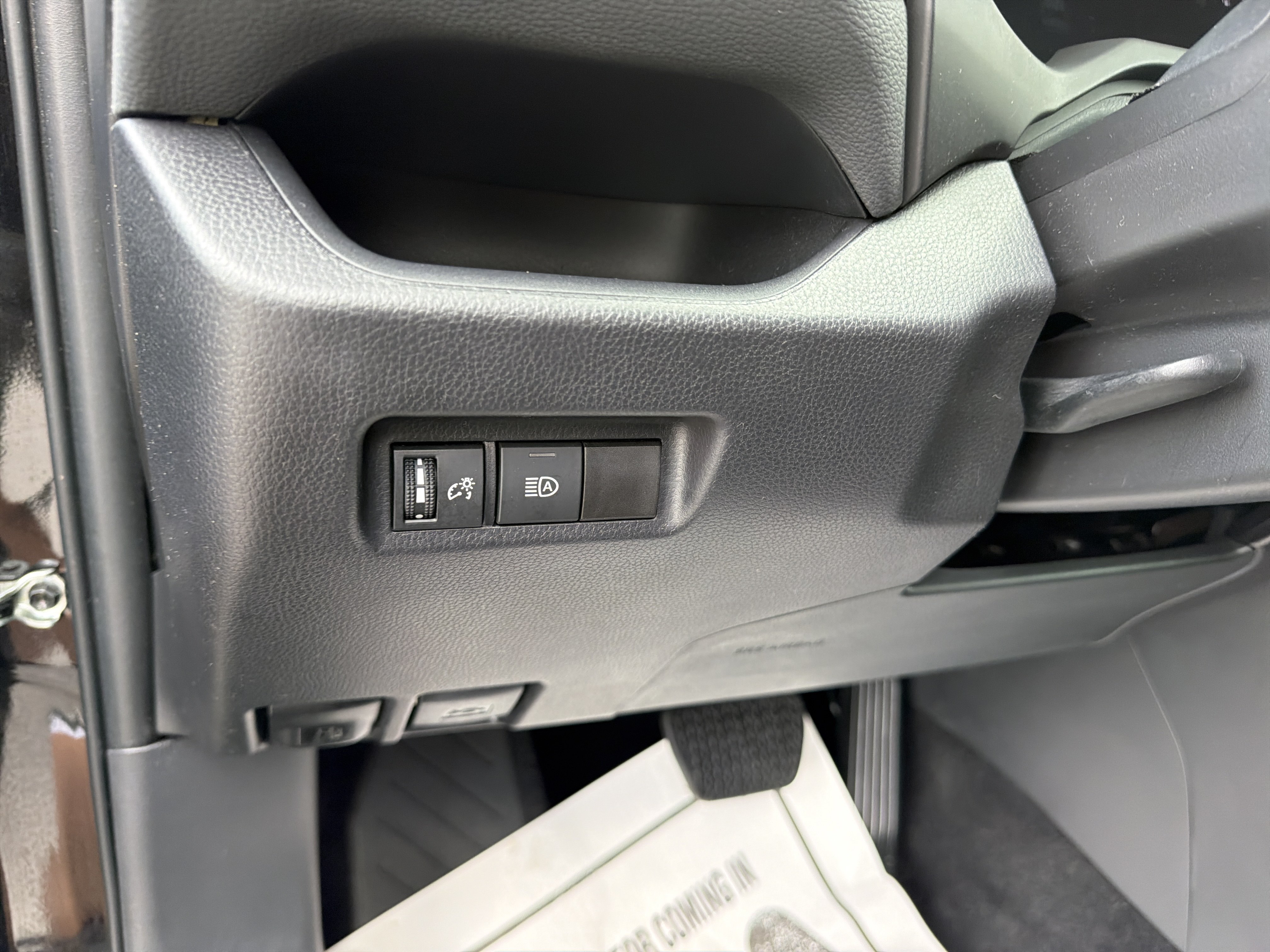 Used 2025 Toyota RAV4 LE FWD image 17
