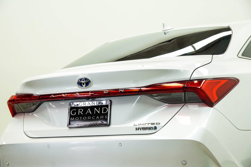 Used 2019 Toyota Avalon Limited w/ Advanced Safety Package FWD image 13