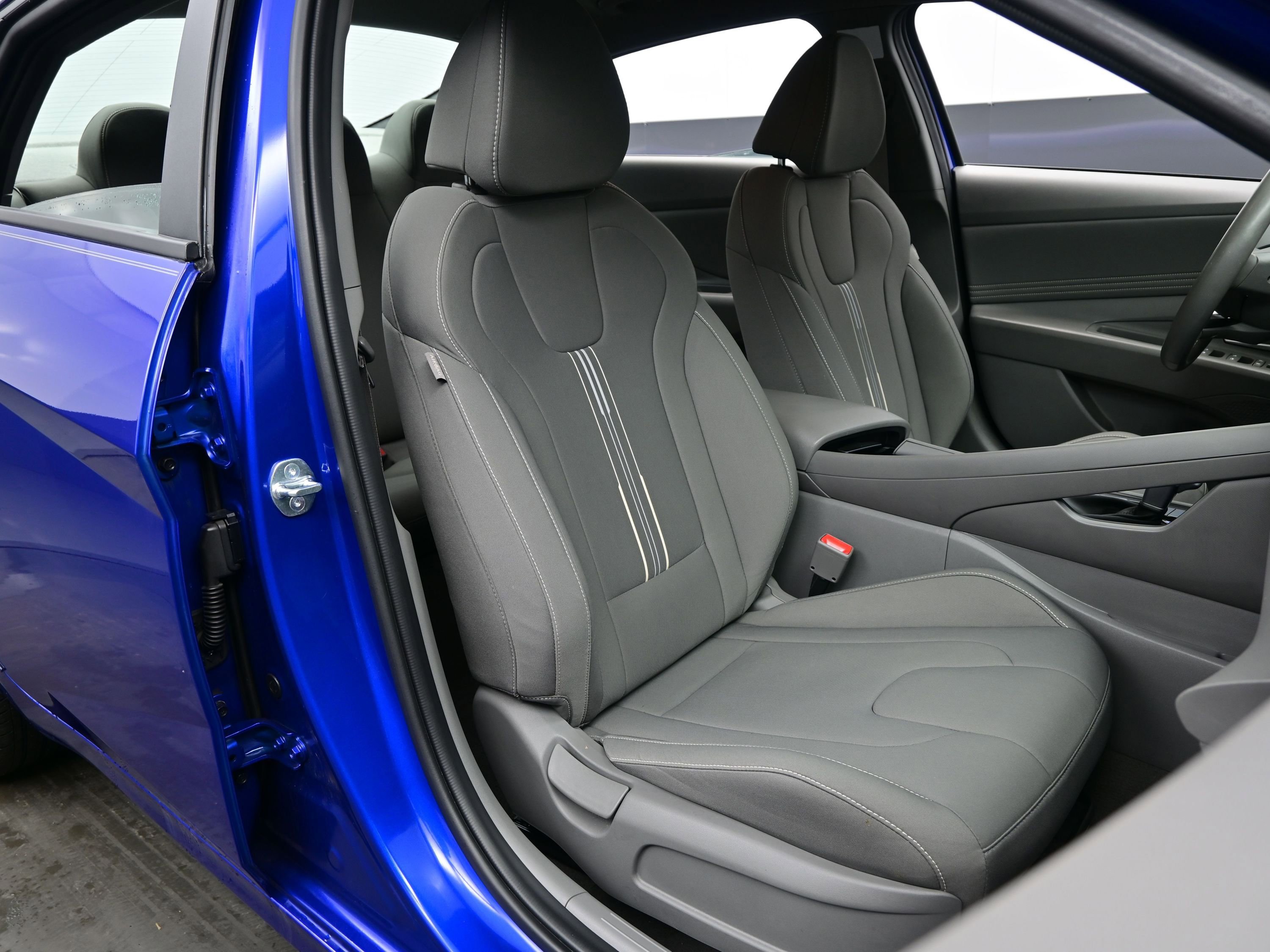 Used 2023 Hyundai Elantra SEL w/ Convenience Package image 13