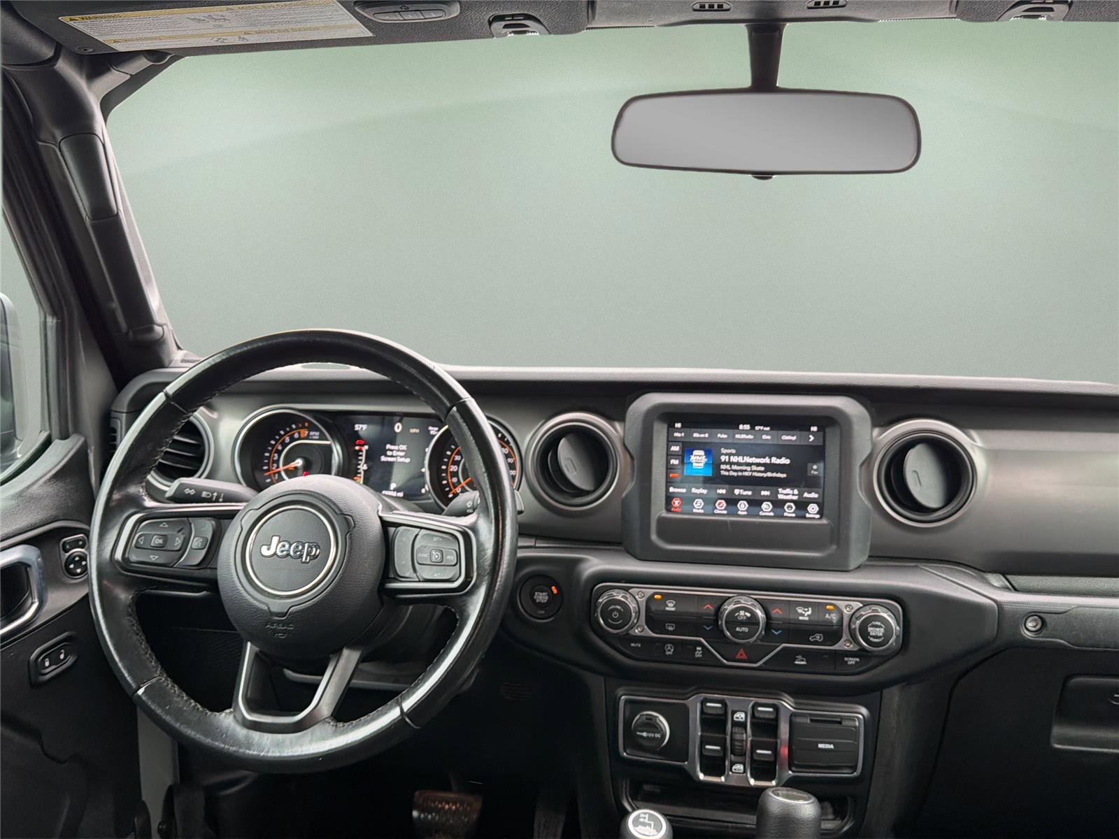 Used 2021 Jeep Gladiator Sport image 12