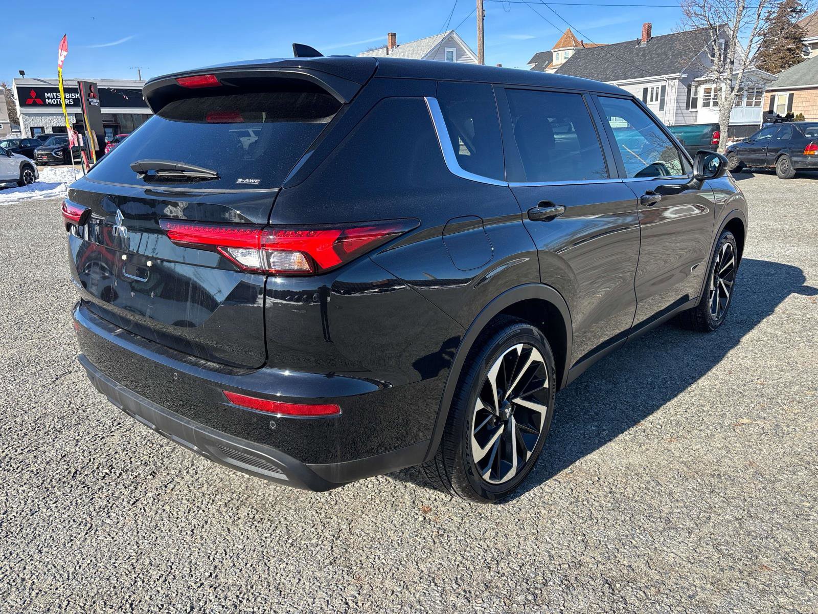 Used 2022 Mitsubishi Outlander ES image 5