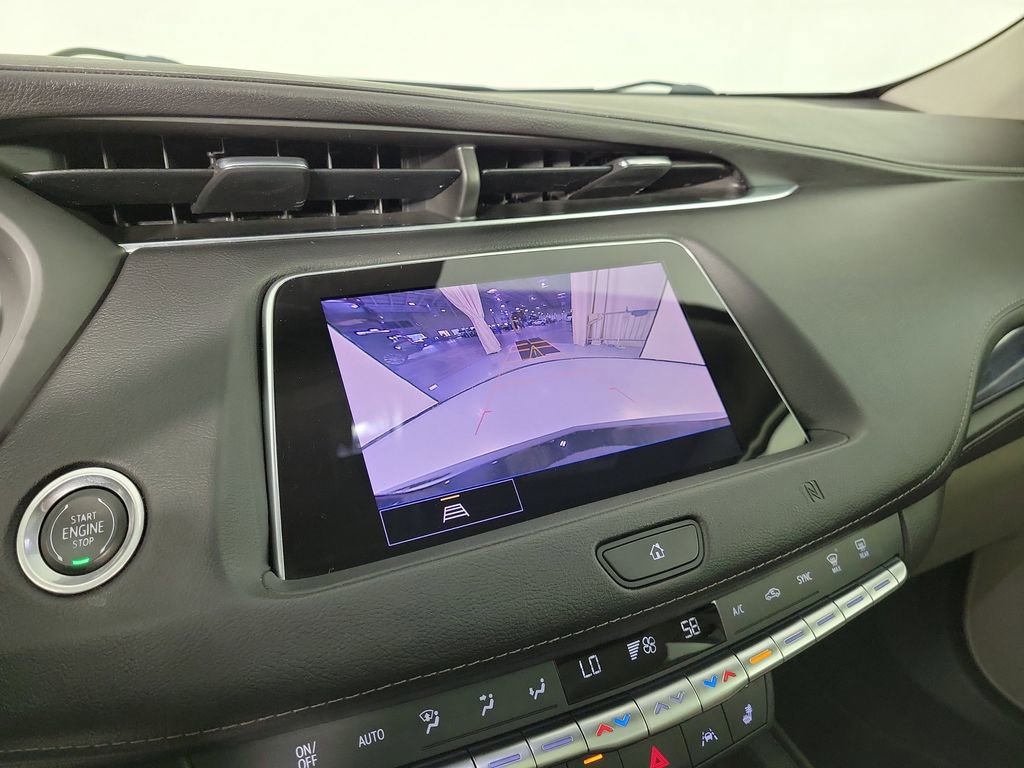 Used 2021 Cadillac XT4 Luxury w/ Cold Weather Package FWD image 27