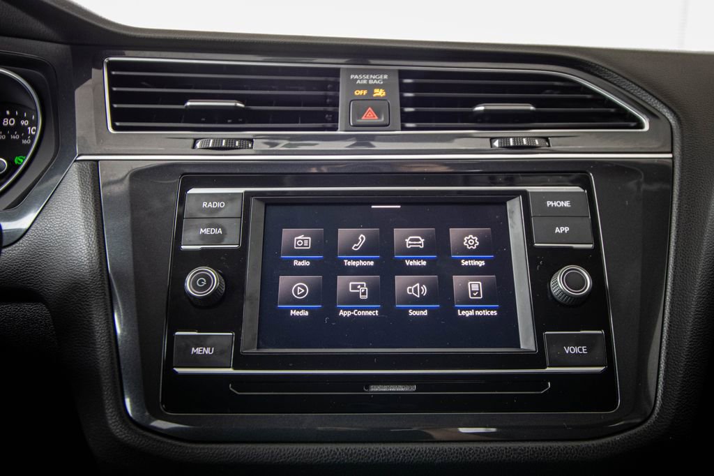 Used 2021 Volkswagen Tiguan S image 38