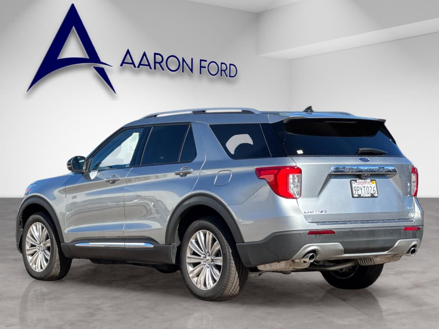 Used 2024 Ford Explorer Limited w/ Equipment Group 301A image 3