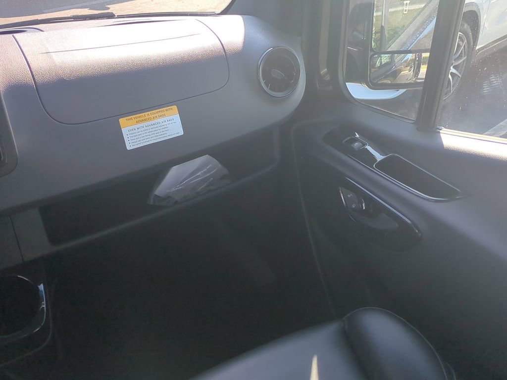 Used 2024 Mercedes-Benz Sprinter 144 Cargo image 16