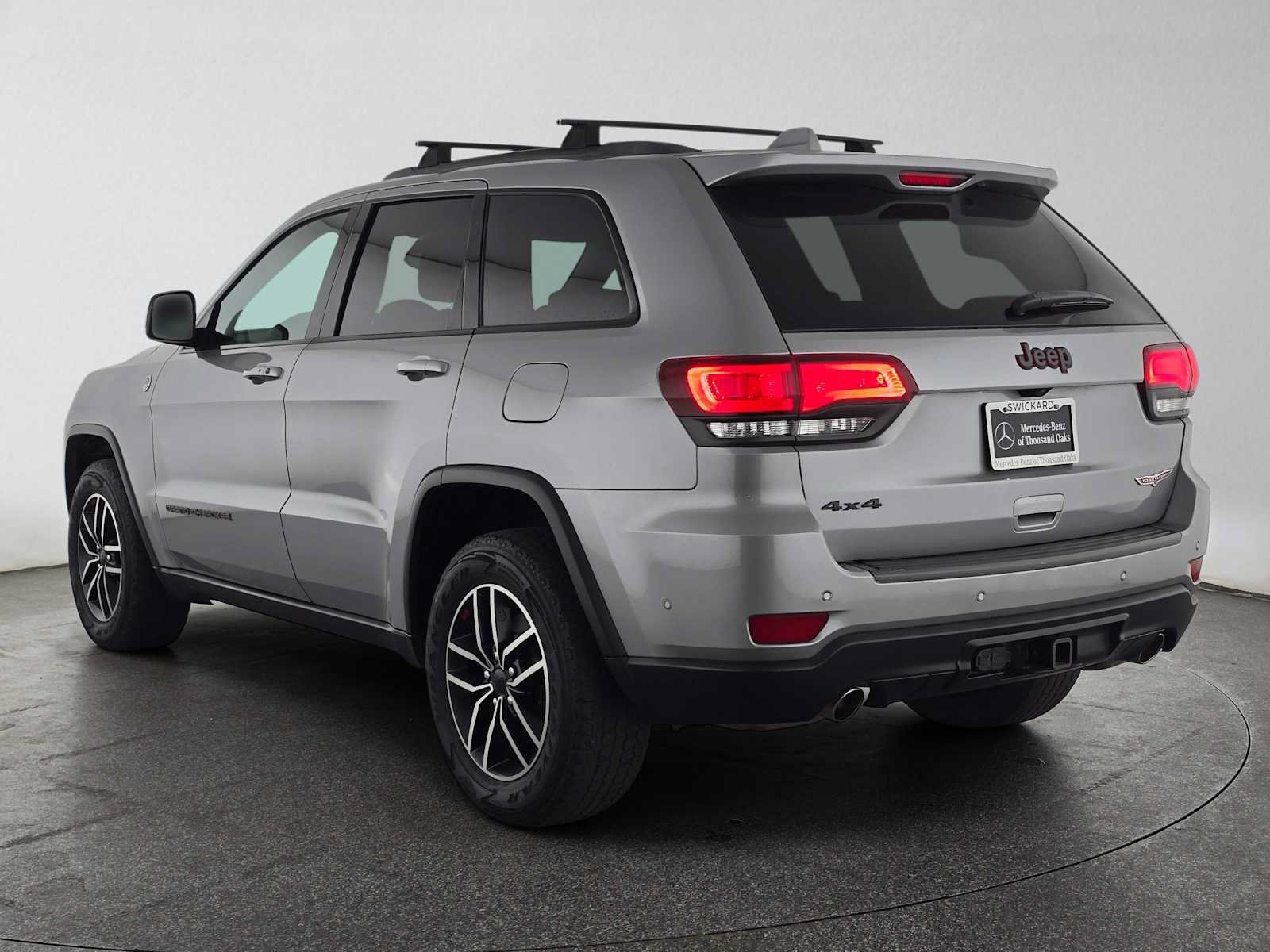 Used 2020 Jeep Grand Cherokee Trailhawk w/ Premium Lighting Group AWD/4WD image 5