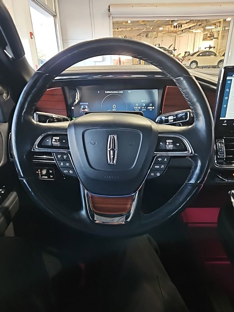 Used 2023 Lincoln Navigator Reserve AWD/4WD image 38