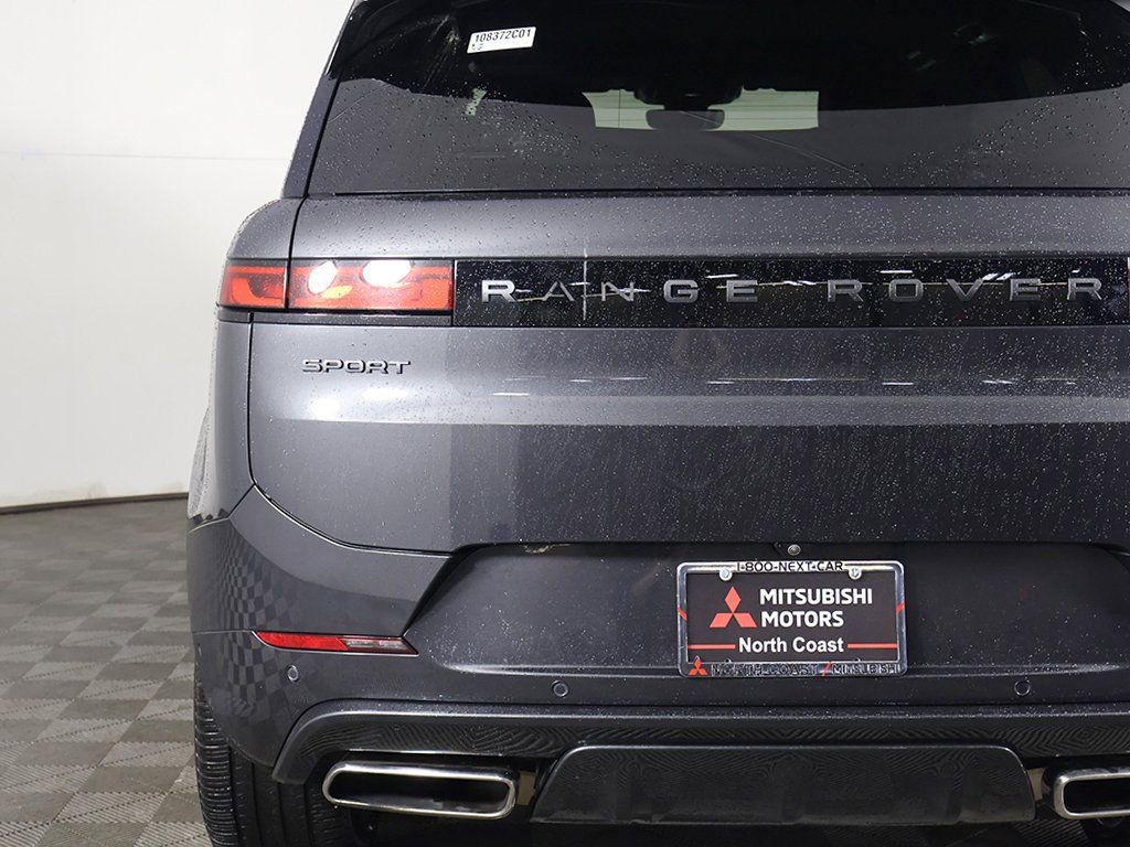 Used 2023 Land Rover Range Rover Sport SE Dynamic image 18