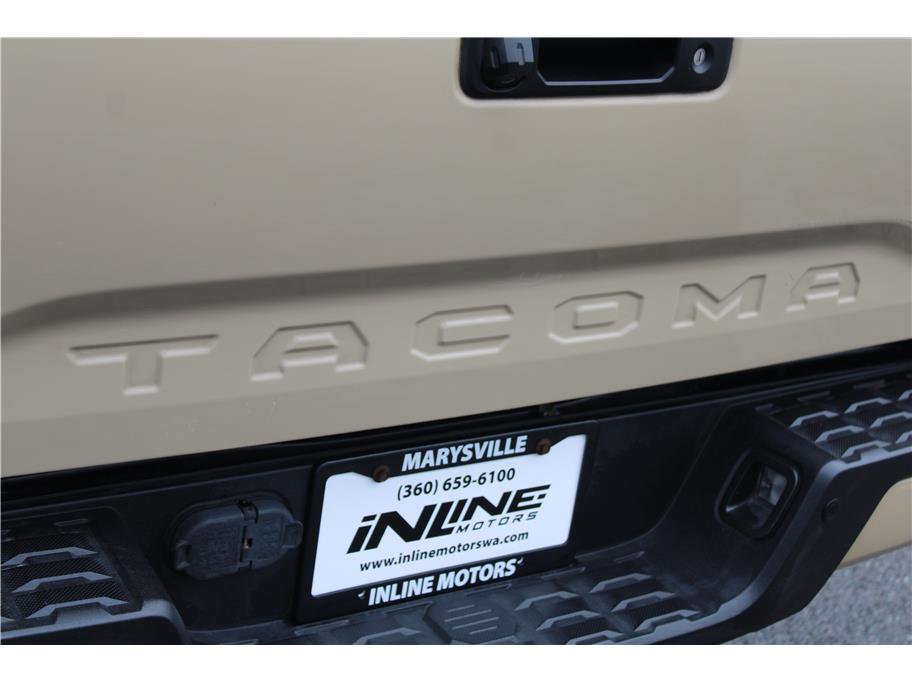 Used 2018 Toyota Tacoma TRD Off-Road w/ Technology Package image 38