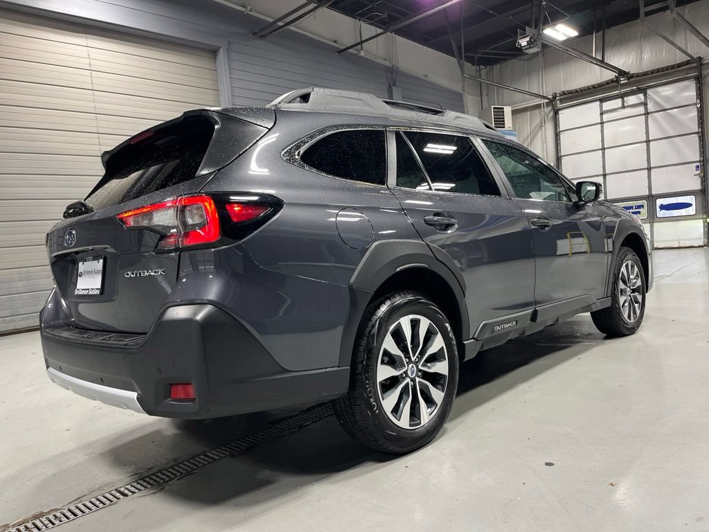 Used 2024 Subaru Outback Limited AWD/4WD image 9